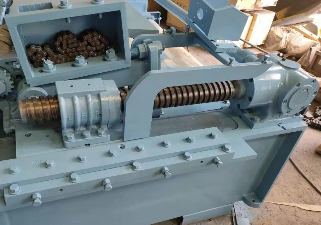 wood veneer peeling machine