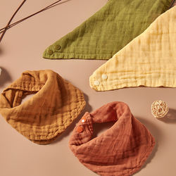 Feliz Flauta Novo 100% musselina de Algodão Do Bebê Bibs Bandana Cor Sólida Lavável Bebê Drool Babadores Para Bebês