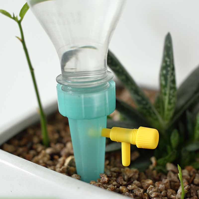 花园自动控水滴锥洒水器植物花卉水瓶灌溉系统洒水器 - buy water