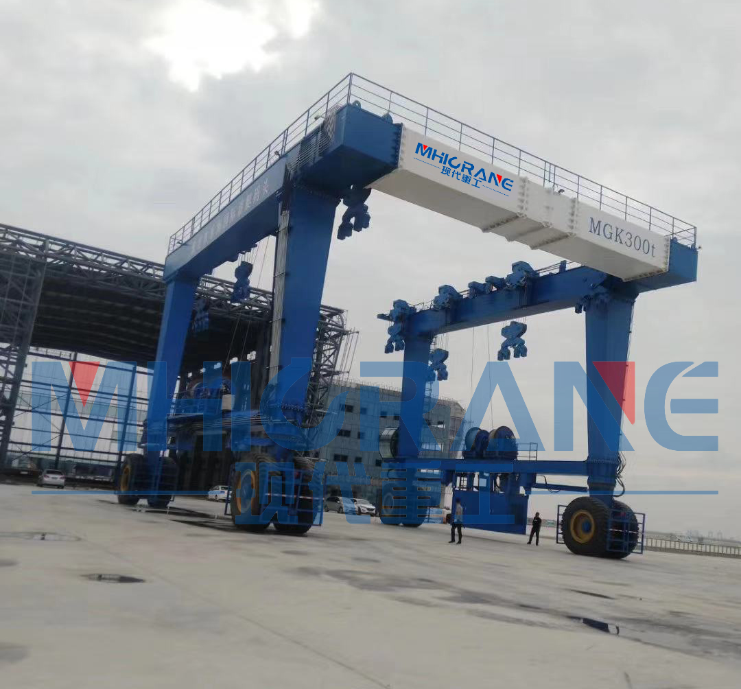 МОРСКОЙ лодочный подъемник на 200 тонн