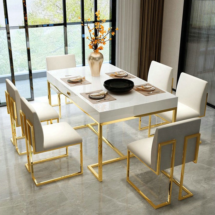 Белый цвет доступный роскошный золотой Стальной каркас обеденный стол со стульями (976 #)