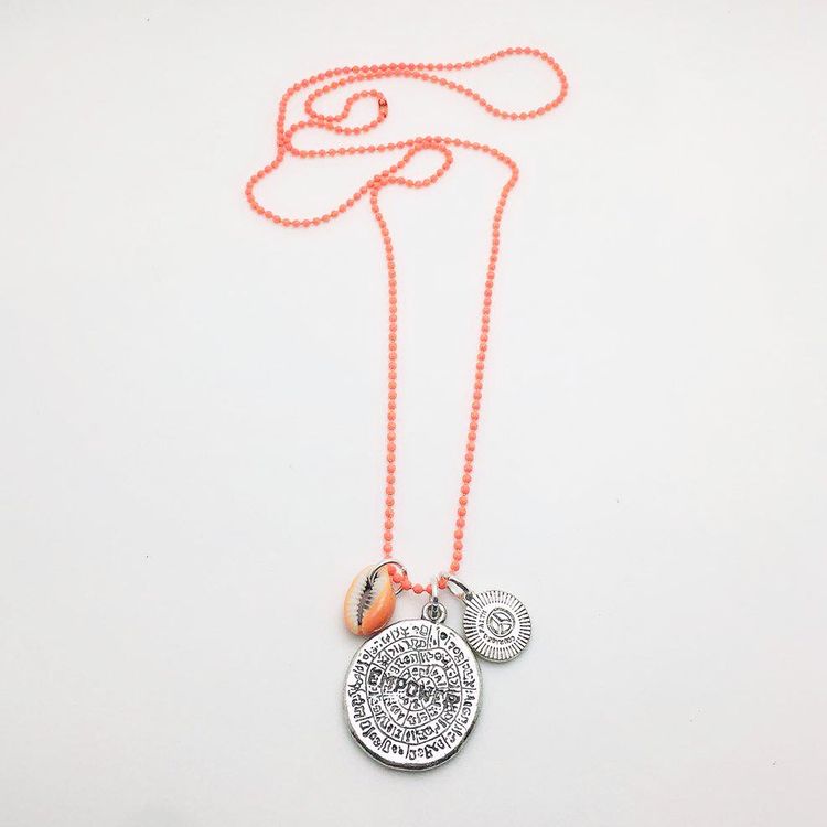 Cadeia de bola laranja brilhante grande capacitar shell esmalte antigo banhado a prata colar de pingente de paz