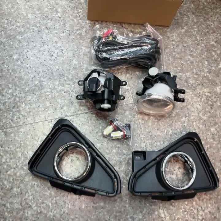 J&J AUTOMOTIVE Set 4 Parafanghi Paraspruzzi Per Kuga 2 (2012-2019) - Kit Di Protezioni, Fissaggio A Vite, Senza Foratura - 2