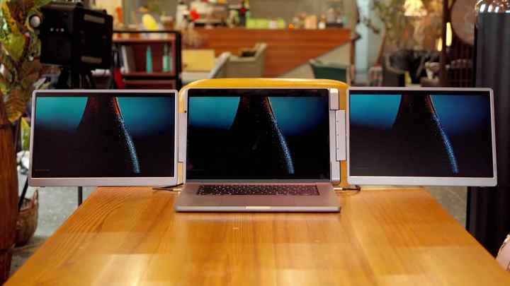 16 Inch Dual Screen Laptop - 2.5K Triple Monitor Setup