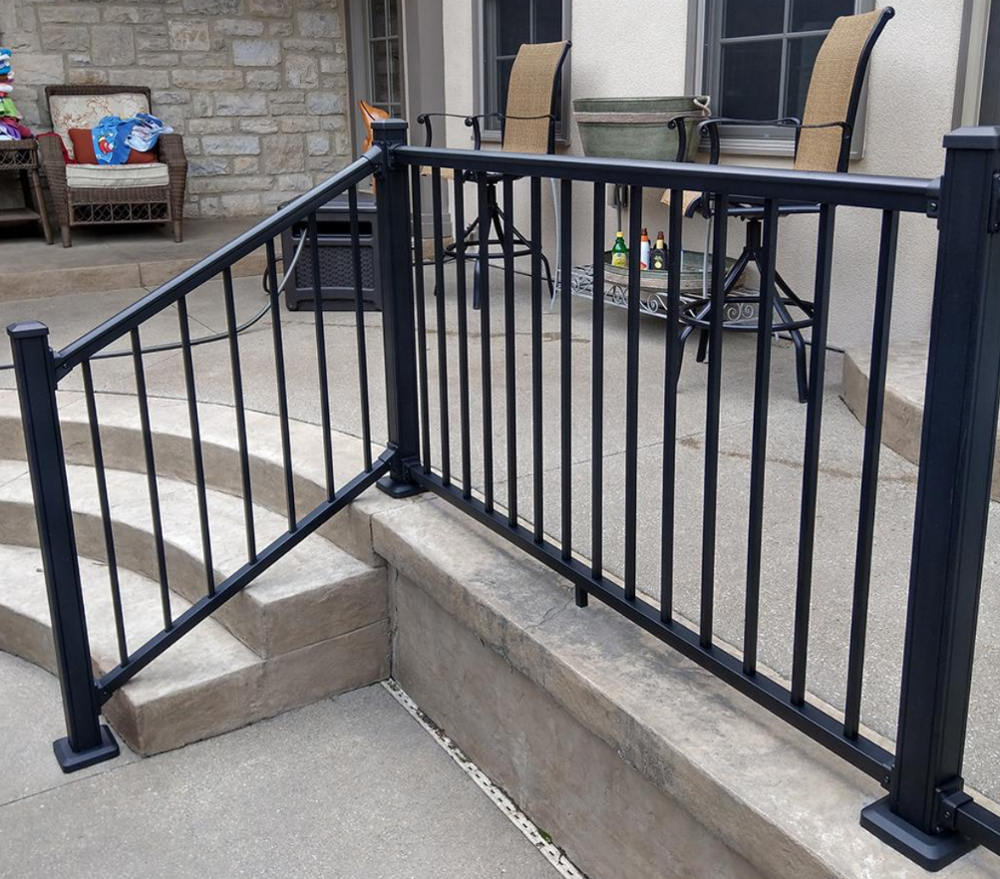 粉末涂层简单定制黑色管状装饰垂直金属栏杆现代铝设计阳台栏杆