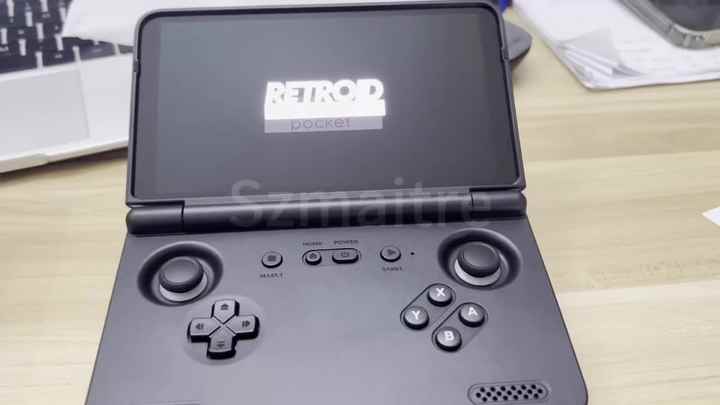 Retroid Pocket Flip 2 - Classic 16bit Gaming Experience