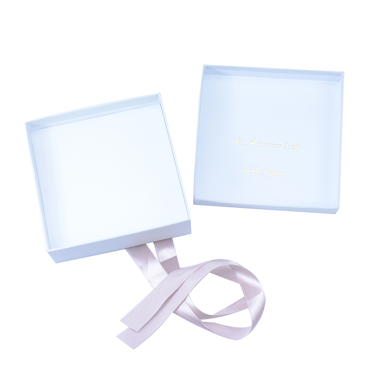 Custom Small White Cardboard Paper Gift Packaging Box