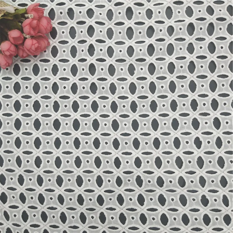 Ткань с вышитыми ушками из 100% хлопка