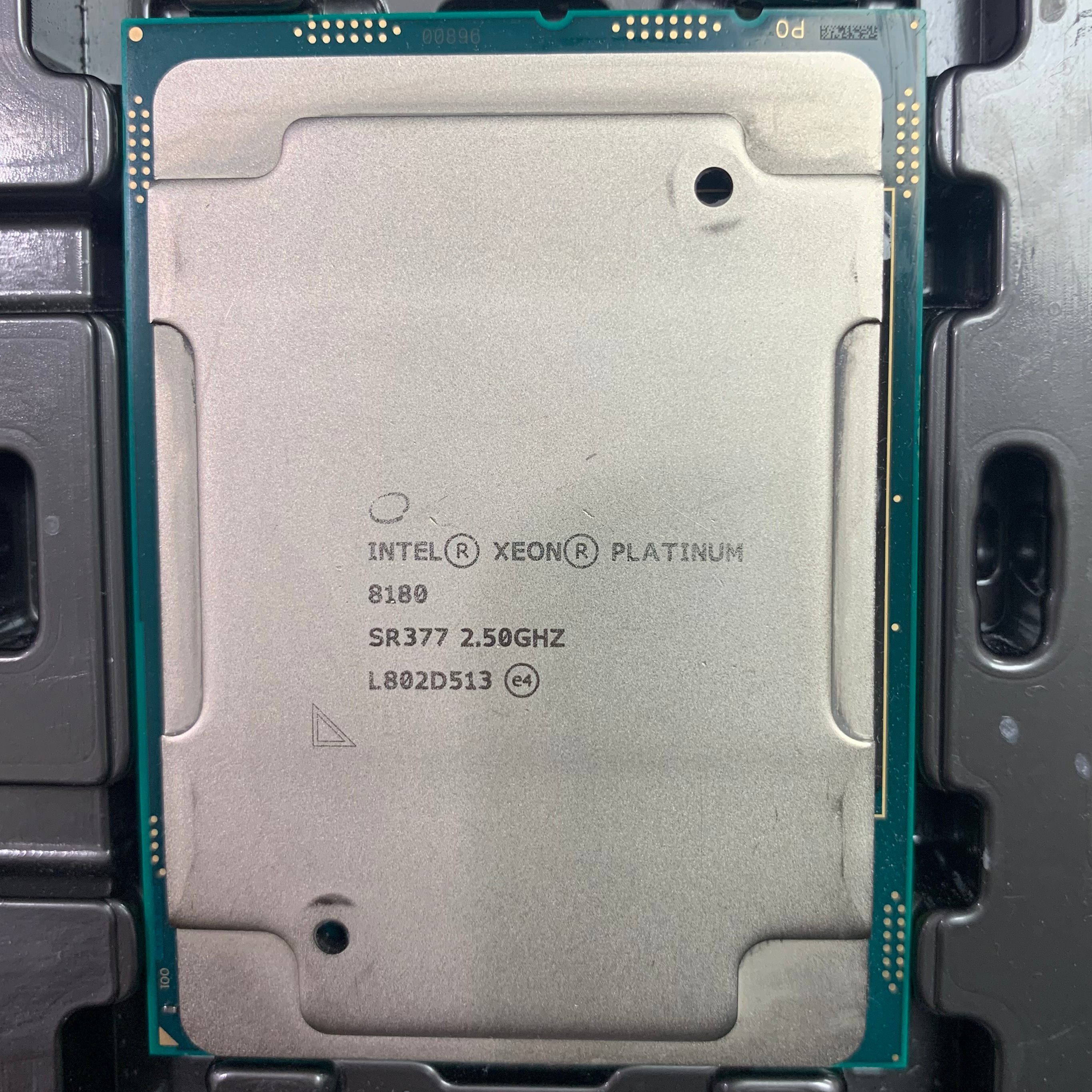 Intel xeon platinum 8180