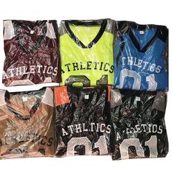 Venda direta da fábrica novo estilo homens moda terno de futebol em estoque