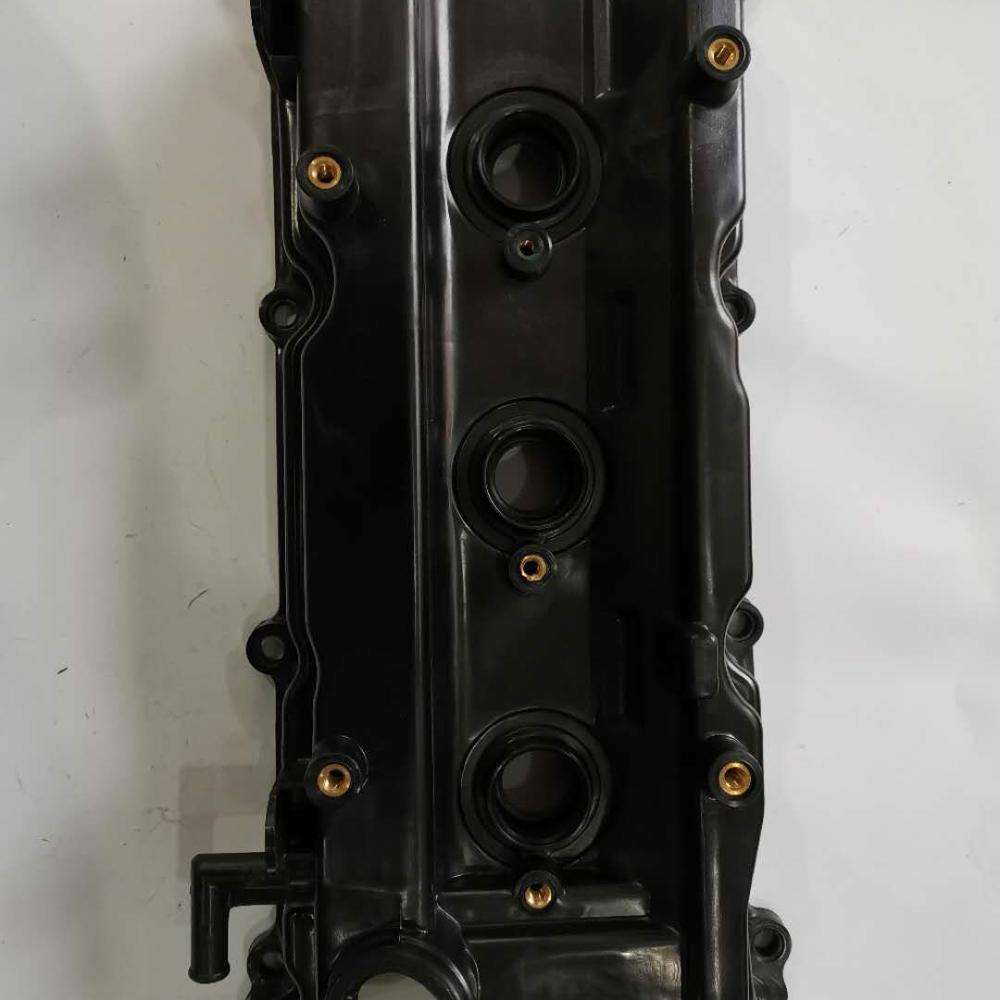 For MERCEDES 12-15 C250 Engine Valve Cover A2710101730