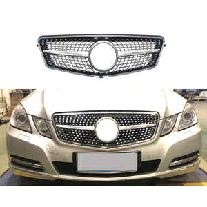 Mmhot Rejilla Delantera Parachoques Rejilla For AMG C63 Estilo del Frente del Coche Rejilla Superior De La Parrilla For Mercedes For El Benz Clase C W204 C180 C200 C300 C350 2008-2014 Racing Grille