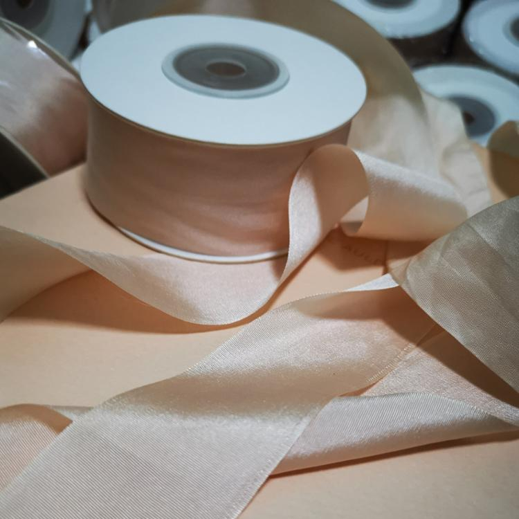 Высокое качество шелковой лентой близко кромки упаковка ручки класса люкс