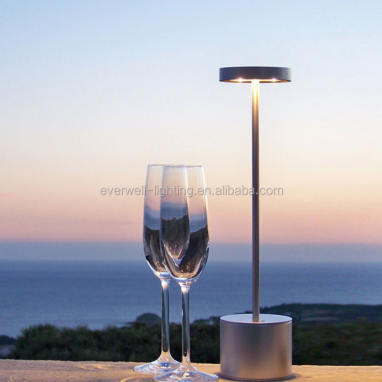 Modern Hotel Energy Saving Table lamp Aluminium USB Rechargeable LED Cordless Table Lamp For Restaurant