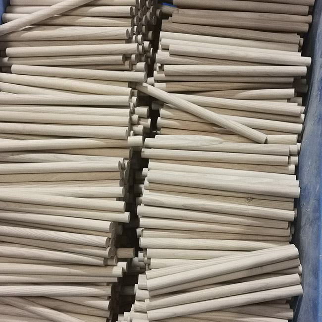 Заказные поставки Высокое качество золы древесины круглые стержни для diy проекта