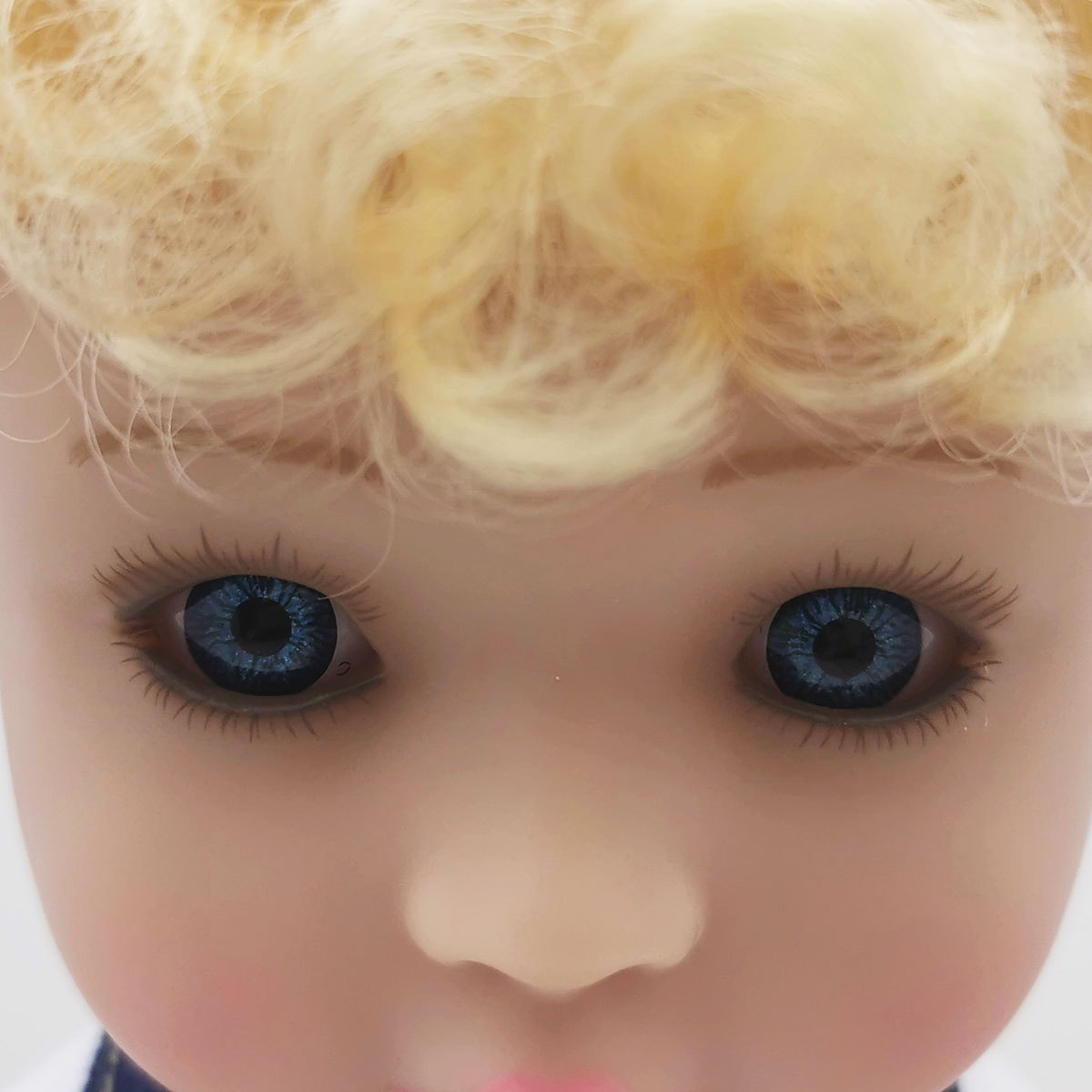 人気沸騰中！可動式の腕と足を持つ、ふっくらしたシリコン製のリボーン