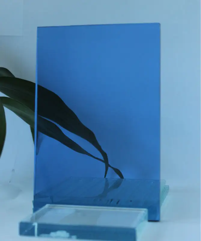90年代蓝色玻璃窗户图片
