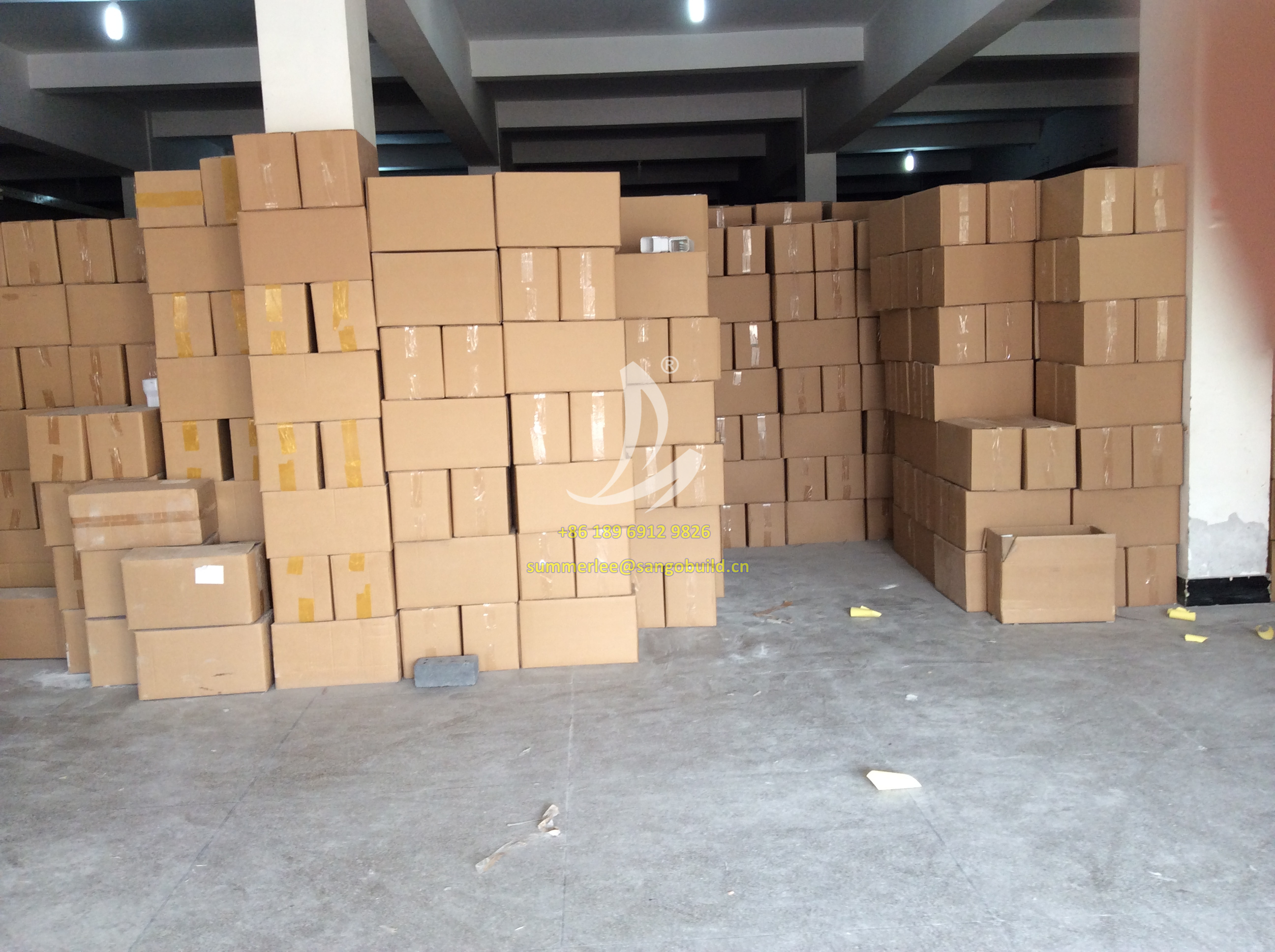 pvc 雨水收集系统排水沟和管道白色乙烯基材料屋顶排水产品塑料管和下