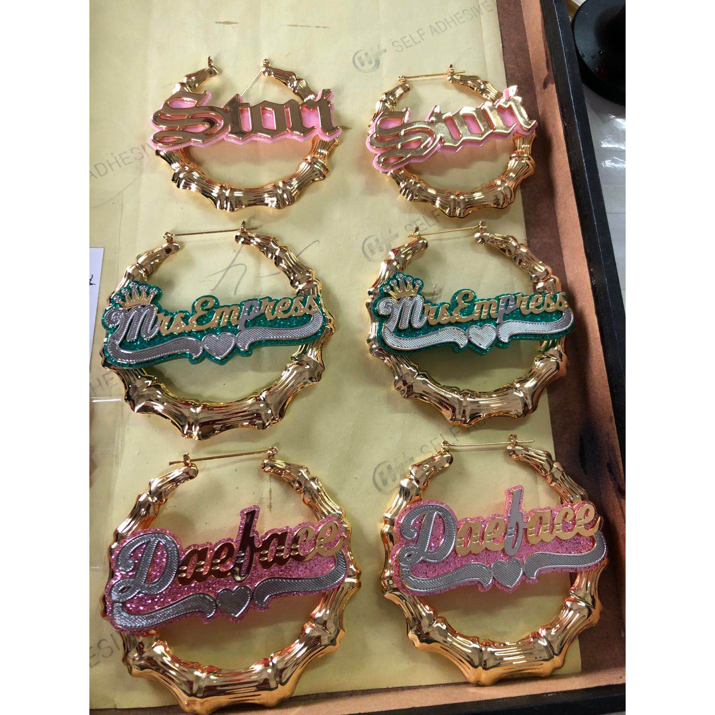 Серьги-кольца из бамбука с именем на заказ