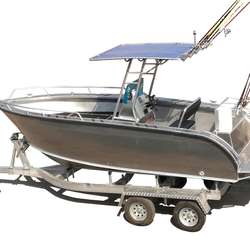 Dijual Kapal Pancing Motor Kendaraan Mewah dengan T-top dan Meja Angkat