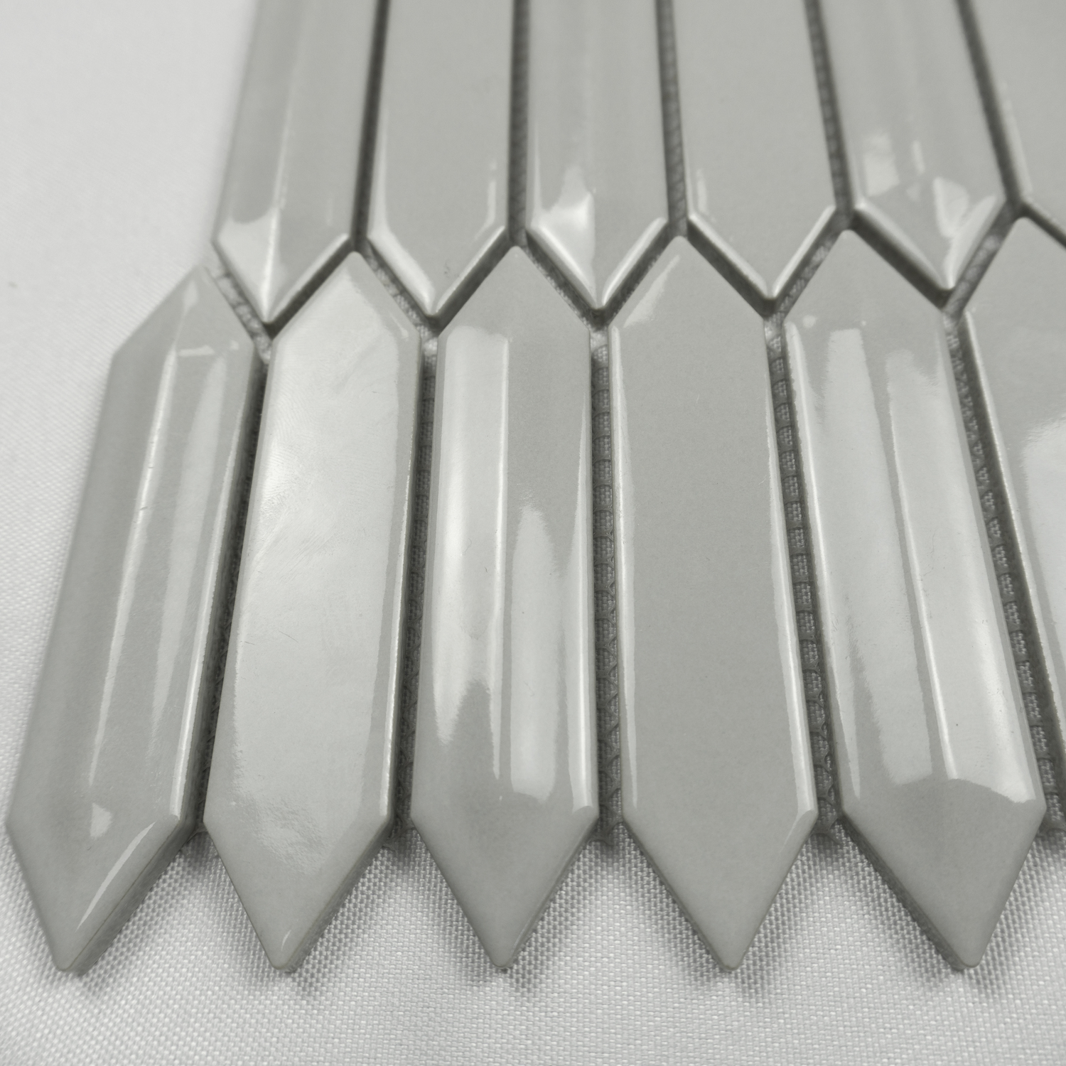 Light Grey 3D Glossy Arrow Mosaic Tiles Home Mosaic Wall Tiles Decorative 3D Tiles