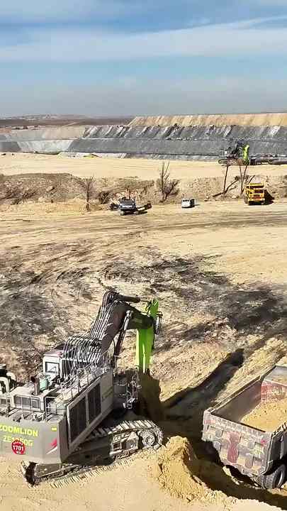 Zoomlion ZE750GK Mining Excavator 75Ton Digger Working with Wide