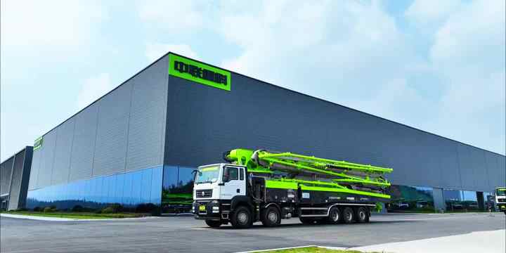 Zoomlion 62X-6RZ 62 Meters Concrete Pump ZLJ5461THBKF China