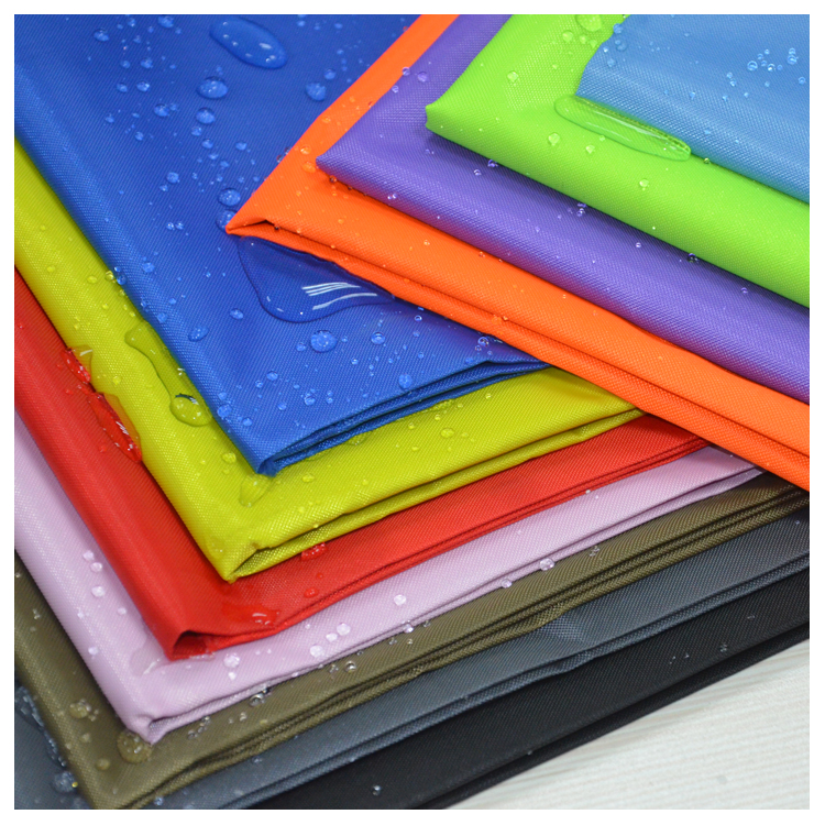 Оксфордская ткань из полиэстера 300d с серебряным покрытием pu для водонепроницаемой солнцезащитной ткани