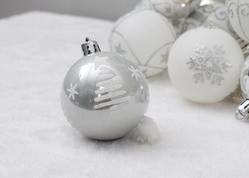 silver and white colour Christmas plastic ball ornaments