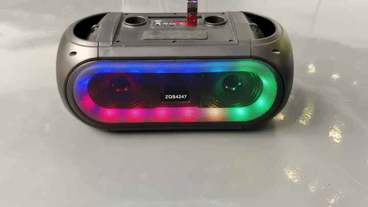 ZQS4247高品質Bluetoothワイヤレススピーカー内蔵3600mAhRGBカラフル