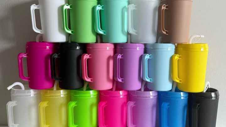 Custom logo Glitter Plastic Mug 22oz 34oz Coffee Outdoor Travel Mega Mug  Double Wall Insulated Cold Cup with Lids and Straw
