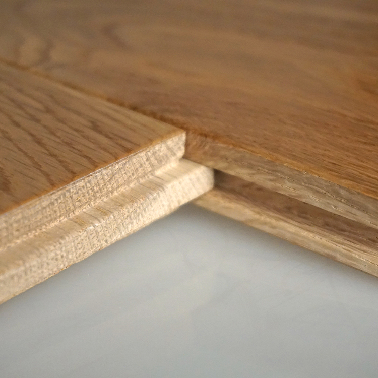 Best quality  Oak hardwood flooring for sale