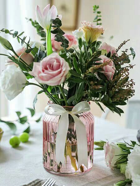 Factory Manufactured Delicate Appearance Glass Vase