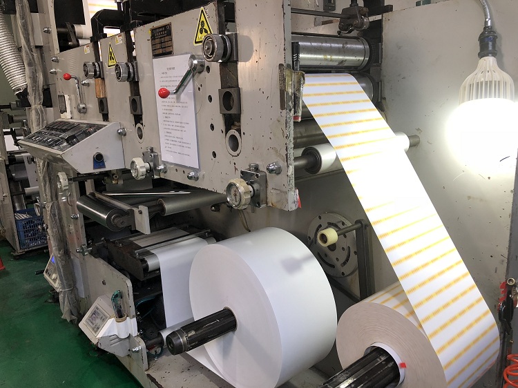 Thermal Transfer Label Jumbo Roll, PET/PP Film Label Paper Material, Barcode Printing Label Sticker Paper