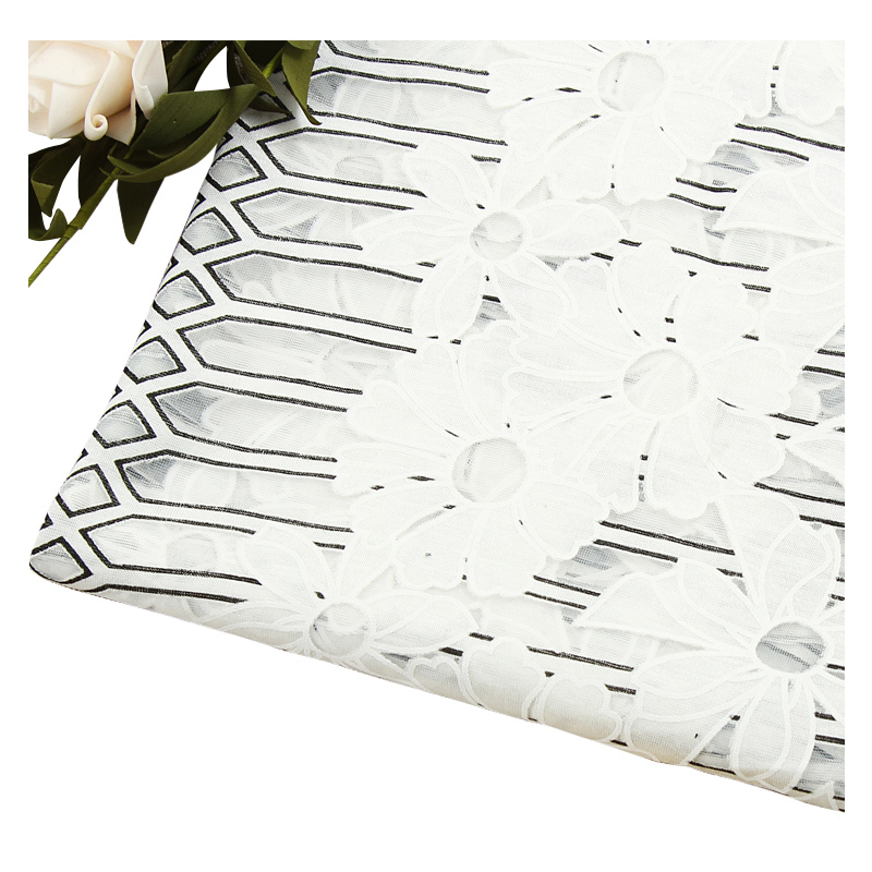 Chinese suppliers make beautiful 3D flower diamond white strips of burnt fabric