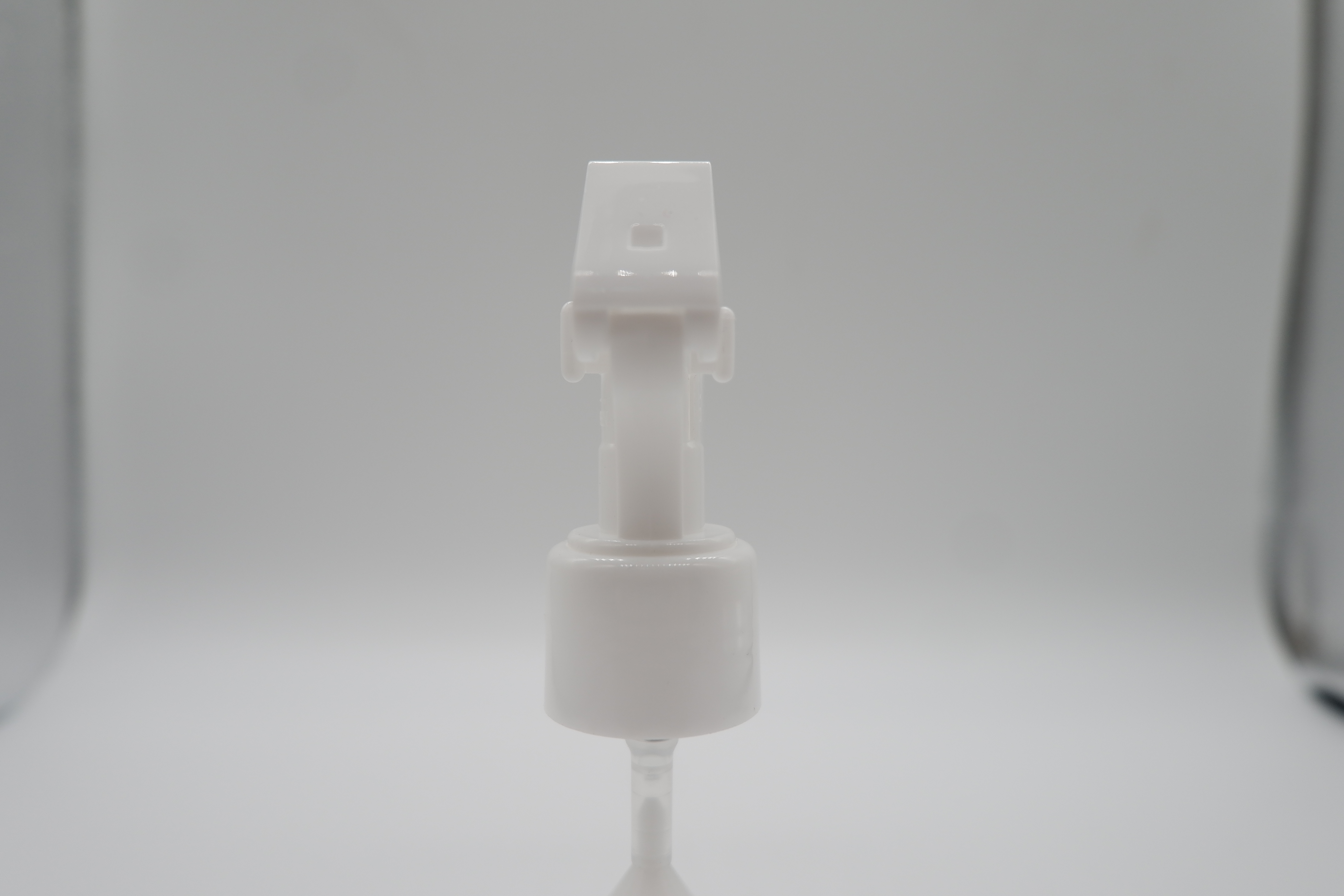 Оптом пластиковый триггерный насос опрыскиватель 24/410