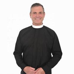OEM popular clássico camisas clero homens preto com colarinho branco