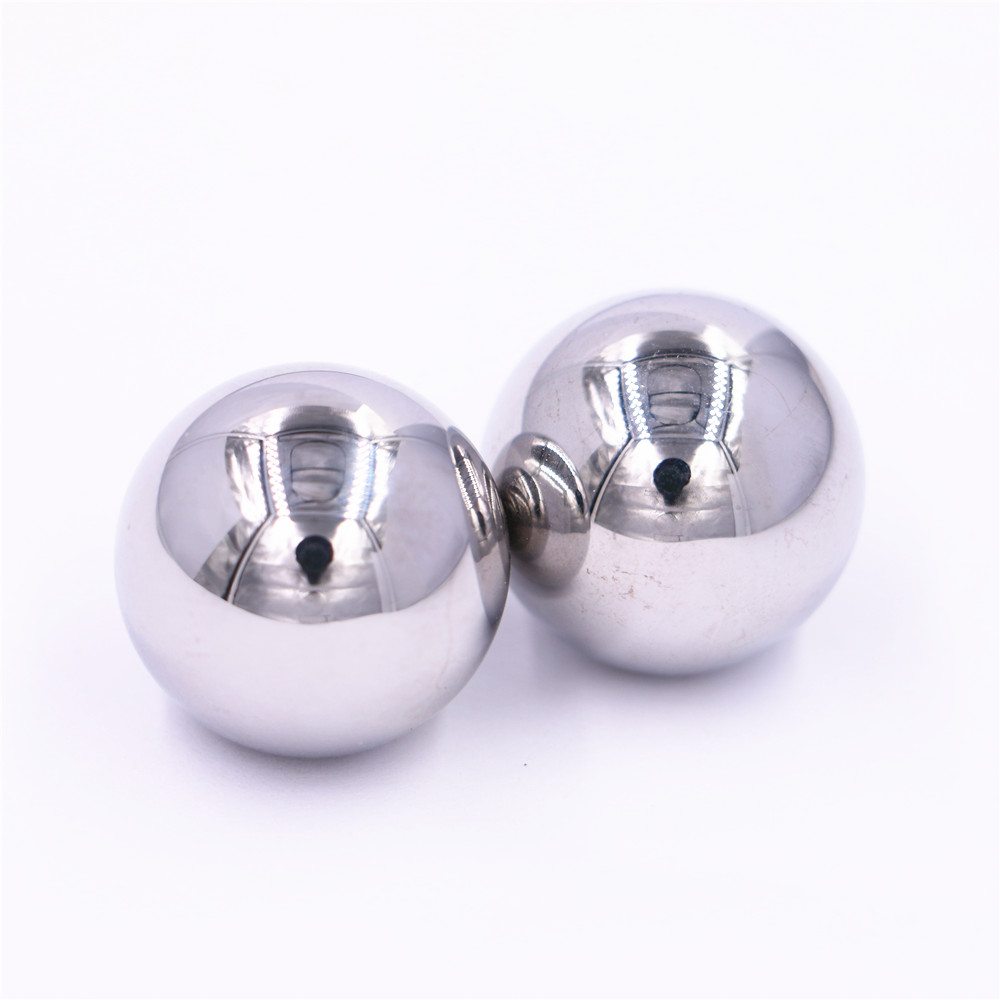 Set of 4 of Heavier Chinese BaoDing IRON Balls with Crispy Chimes for man