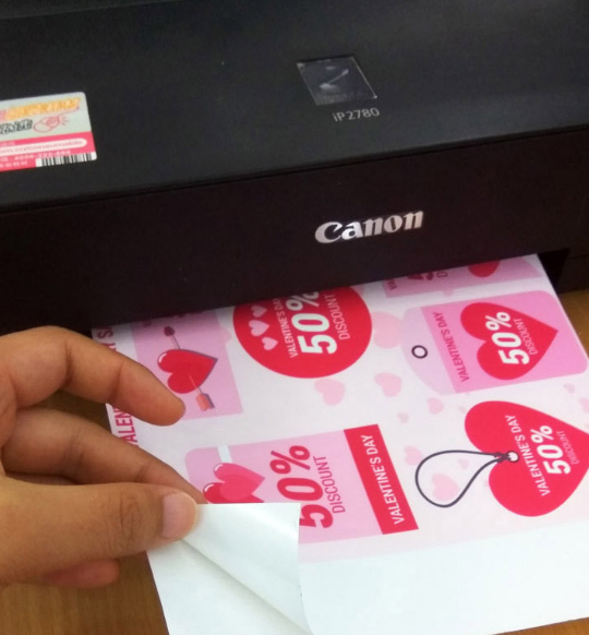 A4 GLOSS SELF ADHESIVE PAPER INKJET PRINTABLE GLOSSY STICKYBACK 135gsm 50 SHEETS