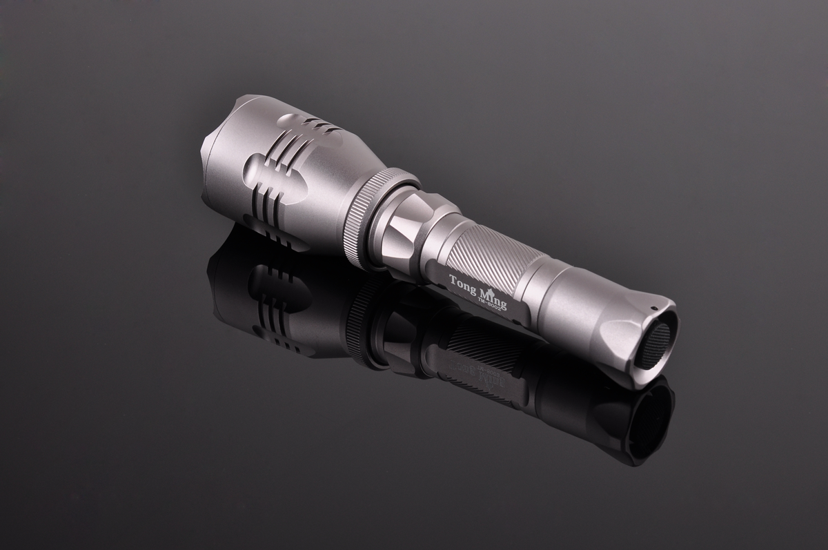cree q5 战术铝 1*18650 电池长光束距离超级聚焦高亮手电筒 led 手