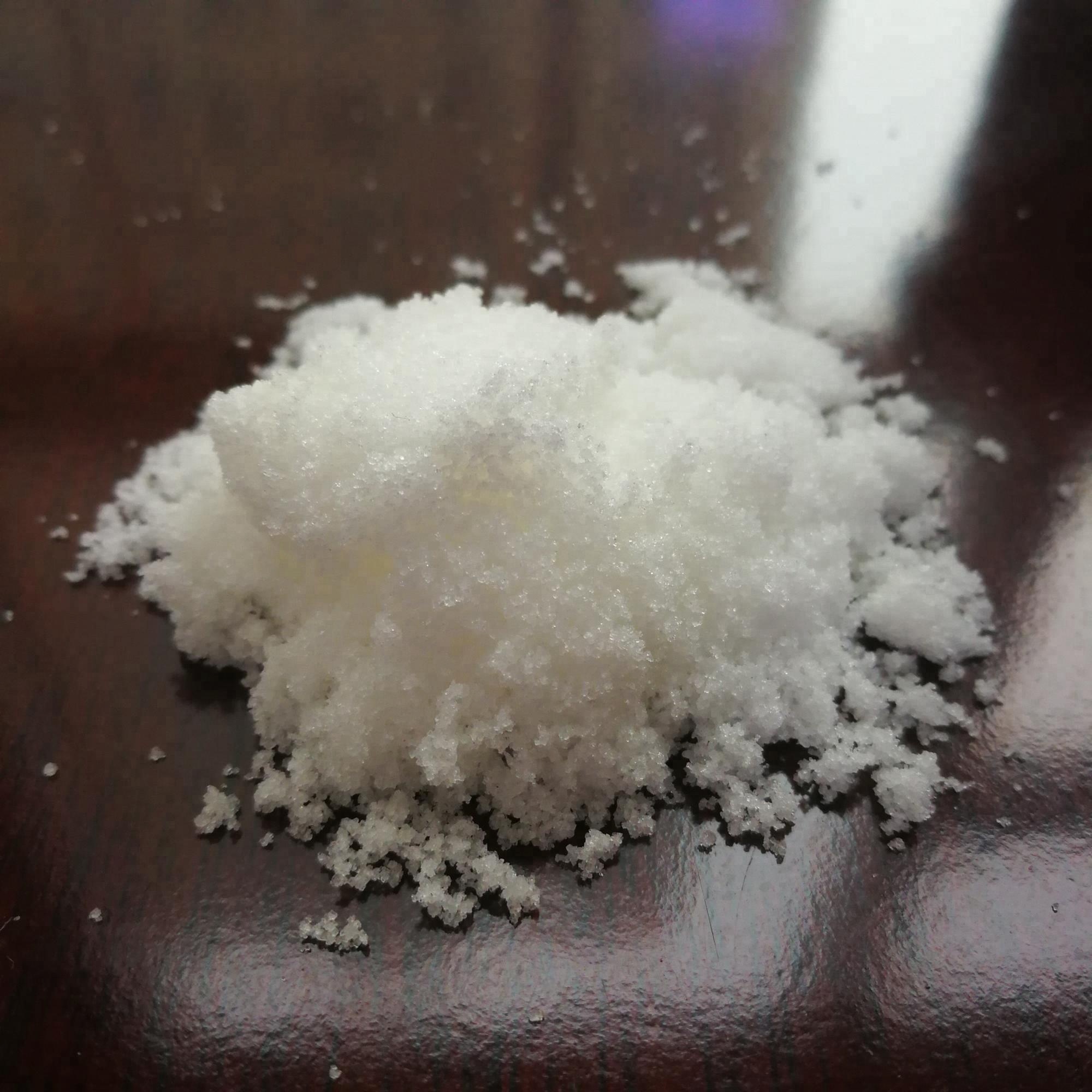 Кристаллы нитрата натрия. Селитра nano3. Кристаллы нитрата натрия. Нитрат церия. Селитра натриевая натрий азотнокислый.