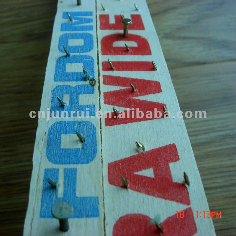 Клейкая лента из фанерного ковра