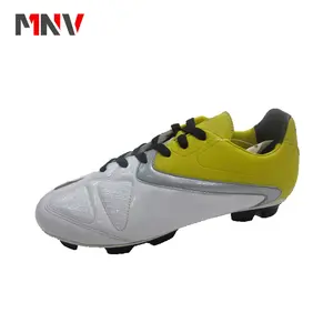 scarpe da calcio cinesi