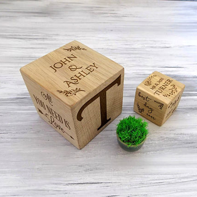 Dongguang Выгравированные горячие продажи деревянные демонстрационные кубики для украшения дома