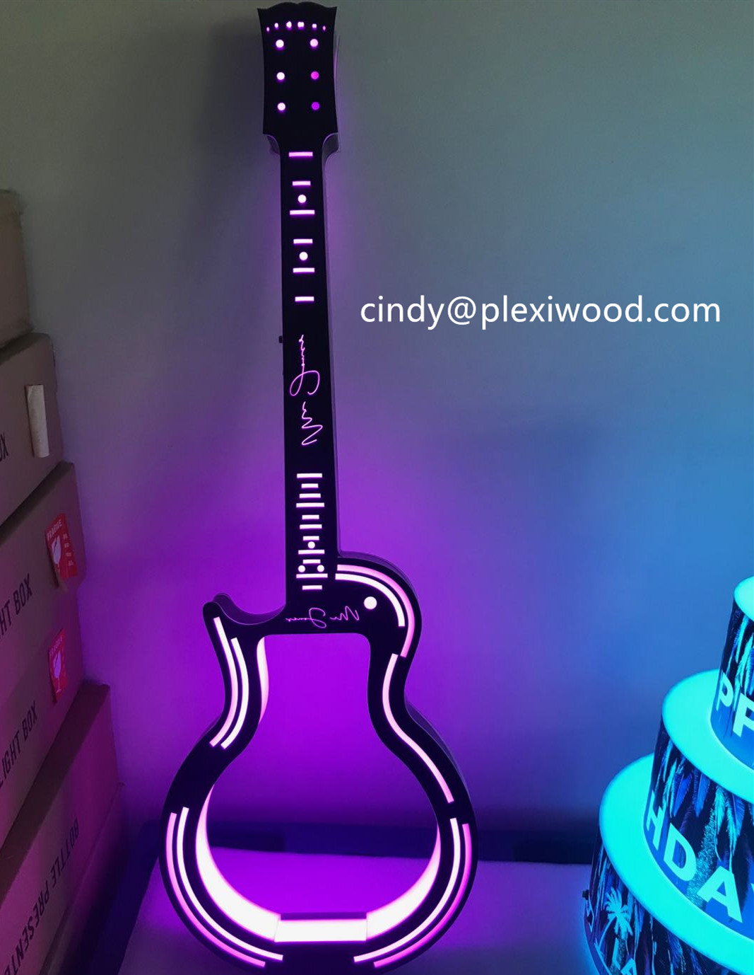 Custom Logo LED Guitar Glorifier Display Baller Express VIP Bottle Presenter for Night Club Lounge Party