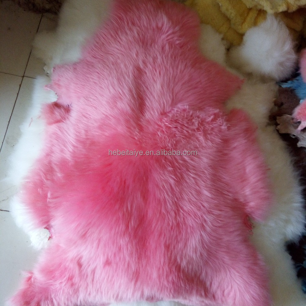 Роскошные овечьи шерстяные шкуры, доступные в различных размерах цвета