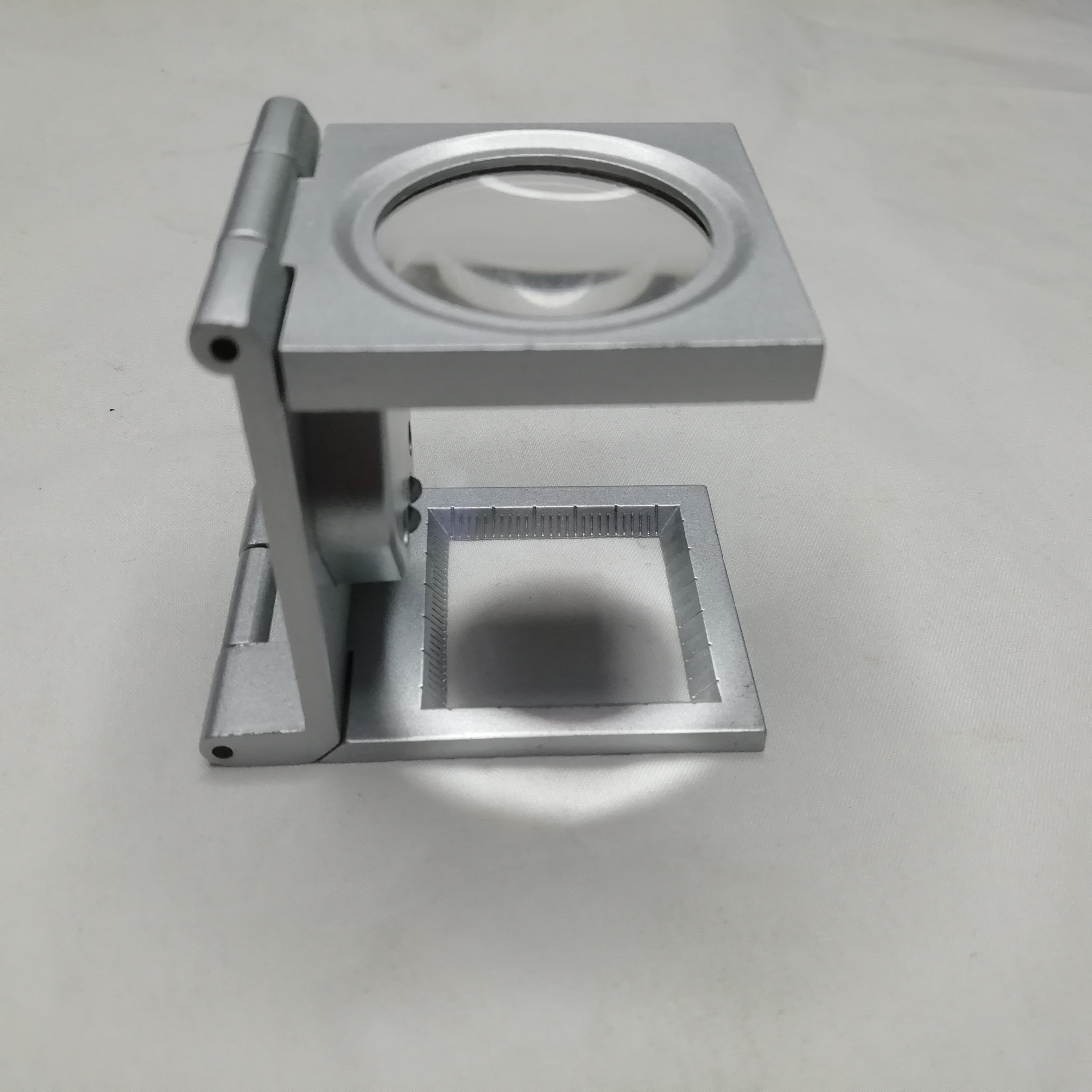 Linen Tester 10x Fold Stand Fabric Magnifing Lens With Led Light For Textile Optical Jewelry Tool 1pc Thread Counting Magnifiers Home Jewelry Making Findings