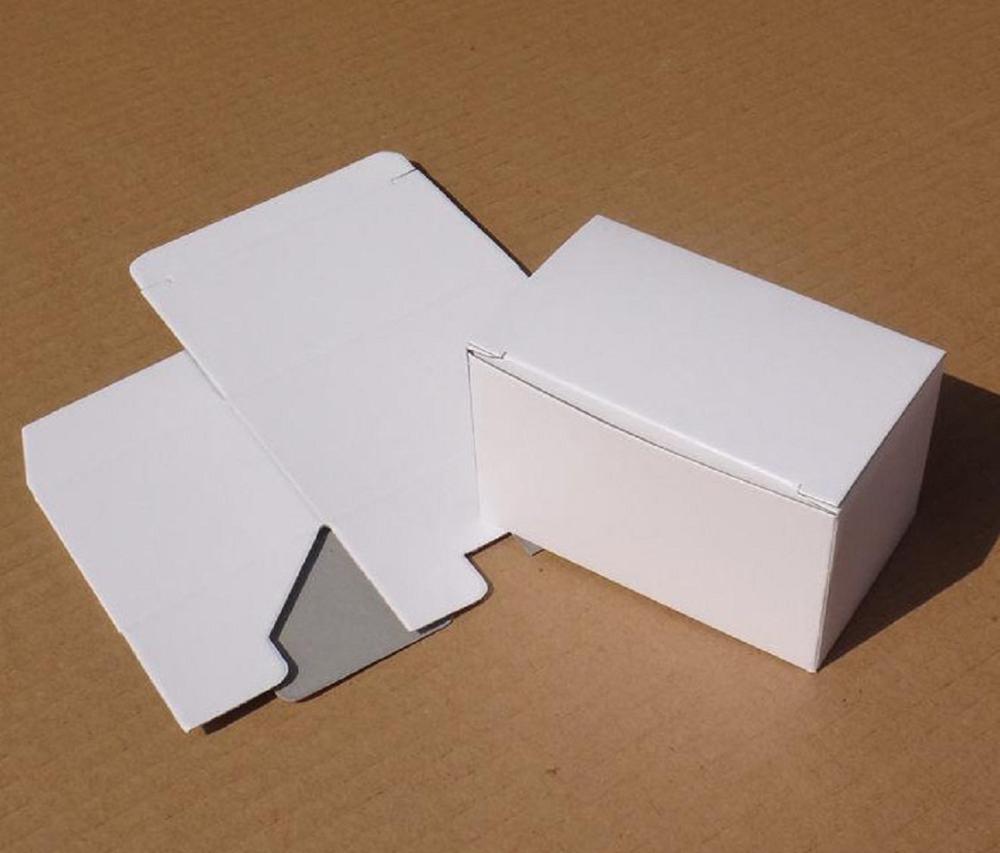 Сложенный изготовленный на заказ переработанный белый или Крафт бумажная коробка для упаковки подарка