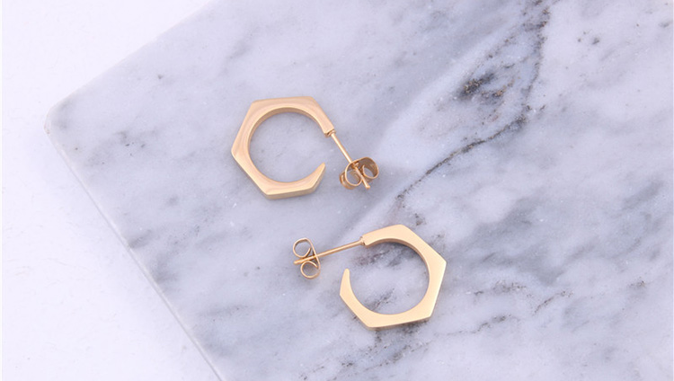 Joyería de moda Hexagonal Simple Hoop geométrico 316L Acero inoxidable Lleno de oro Pendiente de perno para niñas