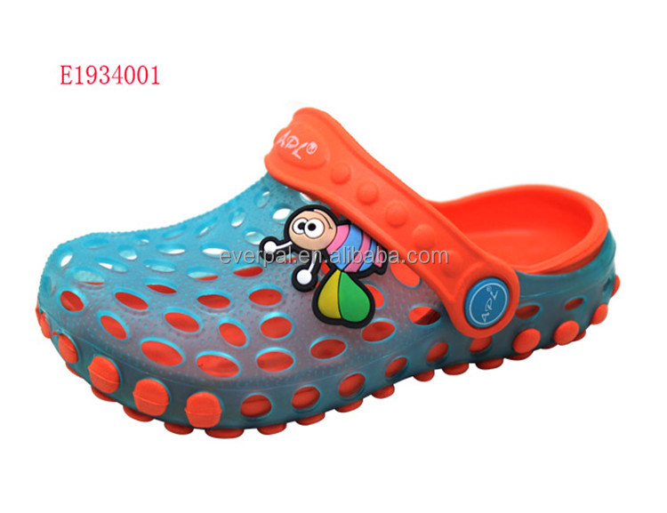 Очень мягкие нескользящие сабо для детей